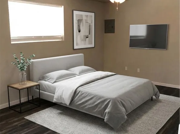 1020 N Main St, Baytown, TX