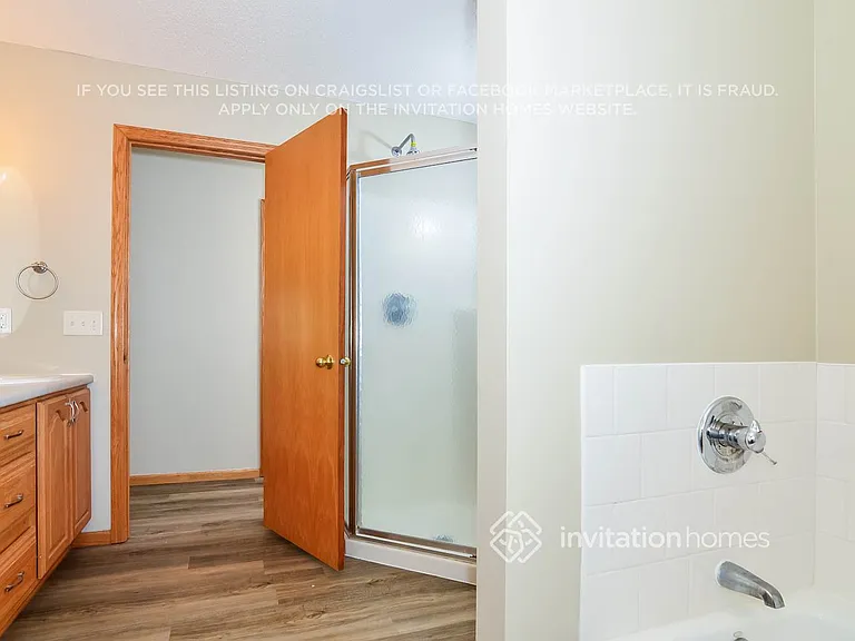 2243 Belfast St W — Photo 13