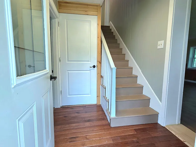 895 Center Rd — Photo 6