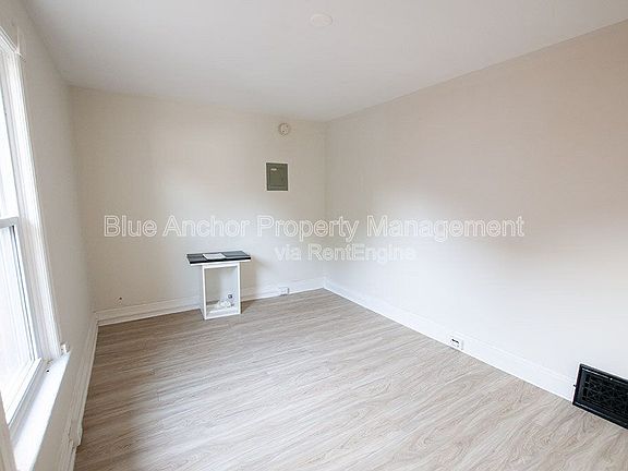 3rd image of 195 Albert St #3