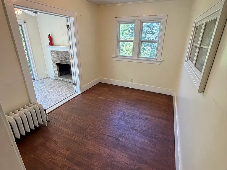 2500 S Saginaw St #1 — Photo 17