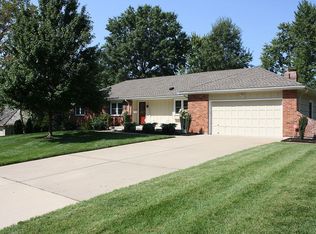 10322 Manor Rd, Leawood, KS 66206