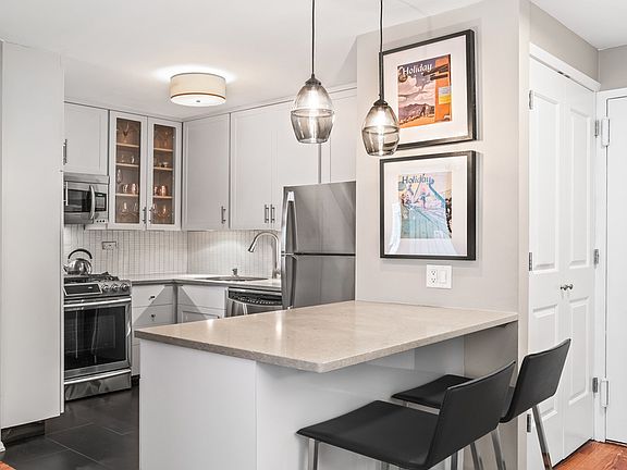 4th image of 130 W 67th St APT 2A