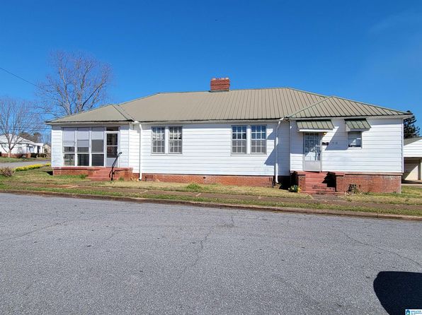 512 E Roberts Ave, Talladega, AL 35160