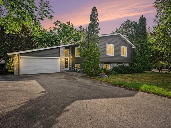 12405 Villaburne Dr, Burnsville, MN 55337