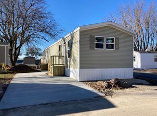 541 Strafford Ln, Jacksonville, IL 62650