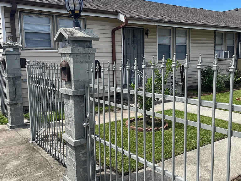 8319 Edinburgh St — Photo 3