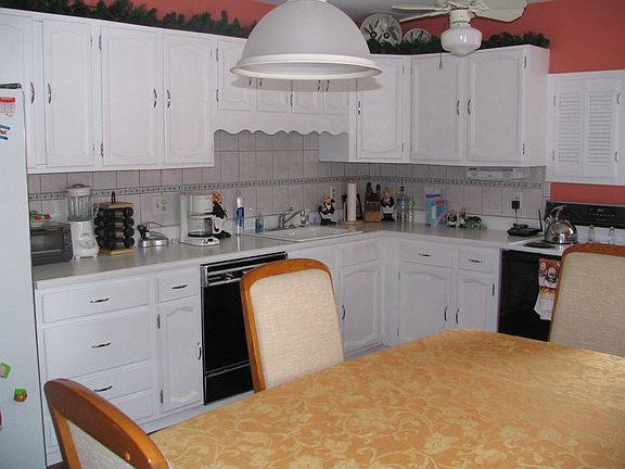 2nd image of 9 Woodlee Ln