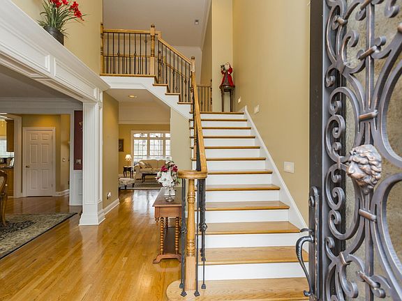 3rd image of 545 Ploughmans Bend Dr