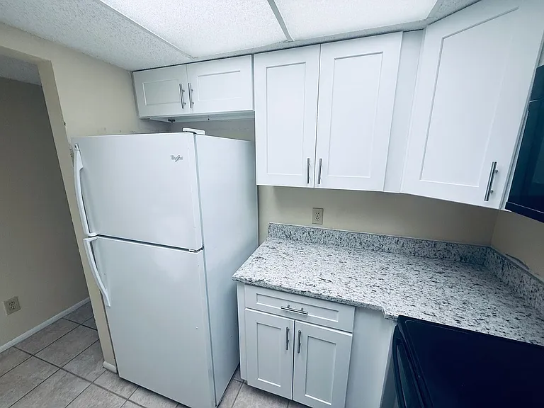 915 Sonesta Ave NE #203 — Photo 8