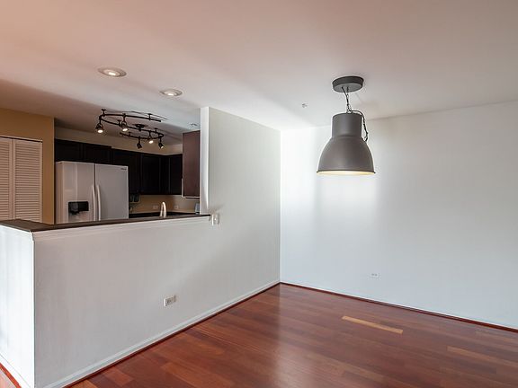 4th image of 680 Mill Cir Unit 203