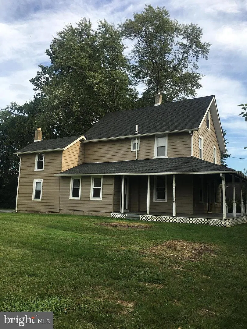 123 Hartford Rd — Photo 1
