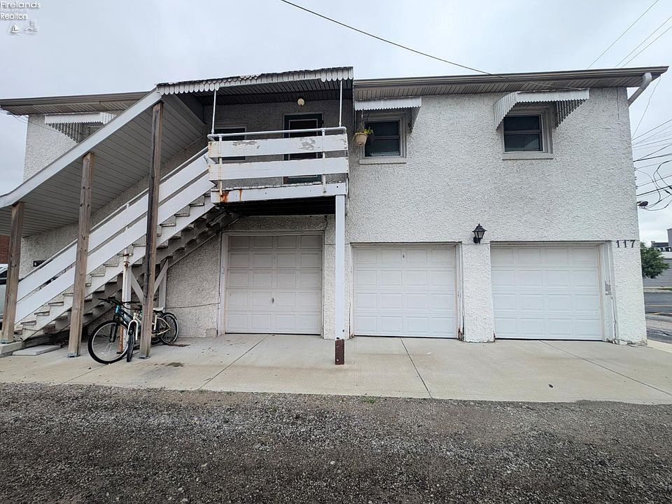 1st image of 117 Monroe St