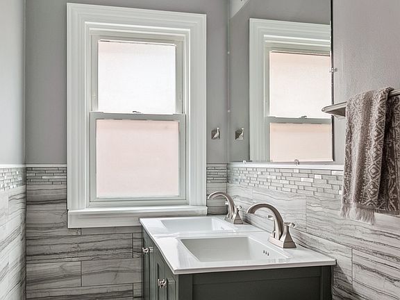 5th image of 7359 N Kenneth Ave