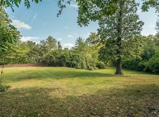 2530 Bopp Rd, Saint Louis, MO 63131