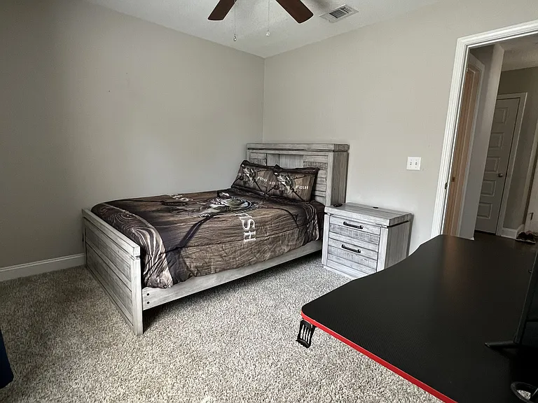 607 N Main St — Photo 16