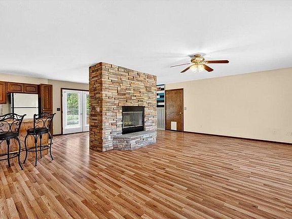 4th image of 3362 Thompson Rd
