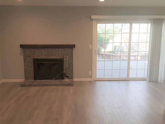 4th image of 134 Farnham Ct
