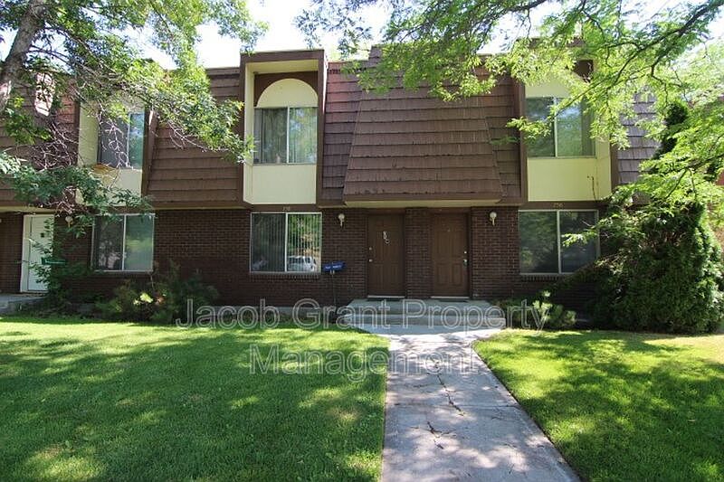 1st image of 756 Whittier St
