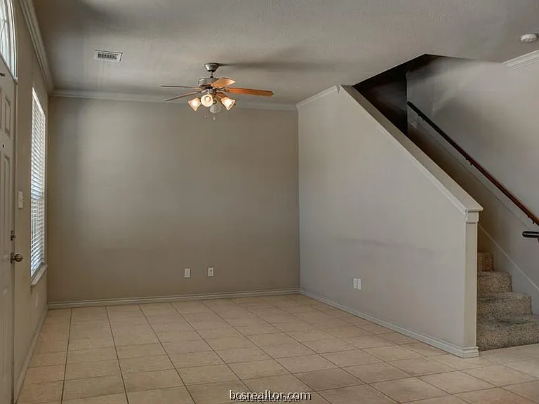 146 Forest Dr — Photo 2