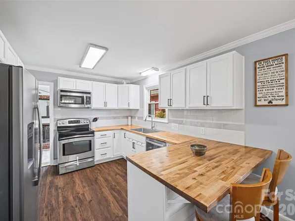 1411 Oakdale Rd, Rock Hill, SC 29730
