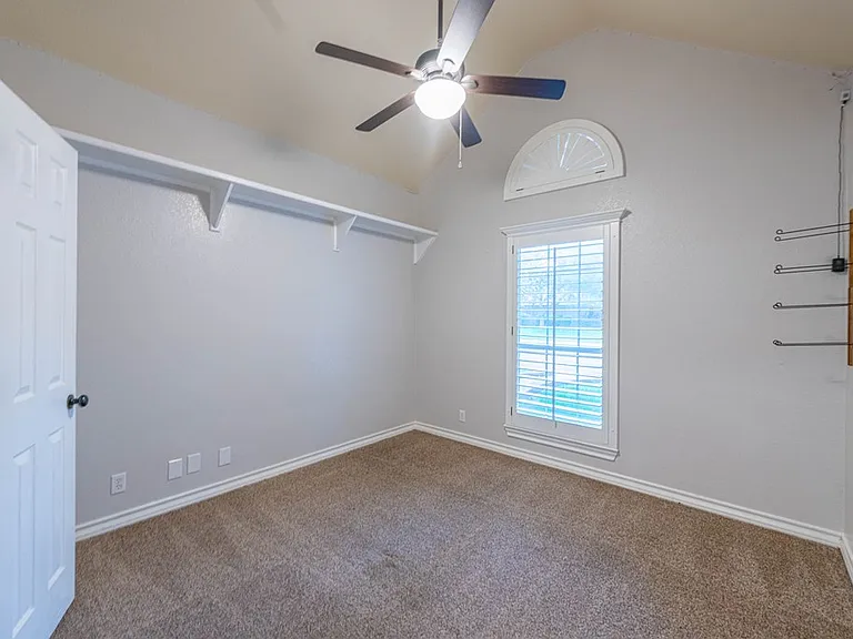 4715 Bishops Castle Dr — Photo 26