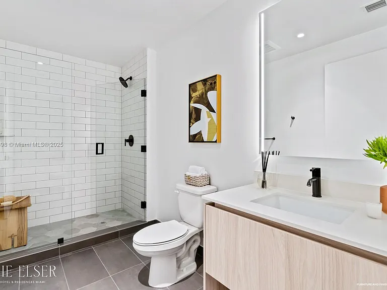 398 NE 5th St #4018 — Photo 6