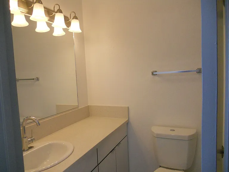Eastside Apartments — Photo 38