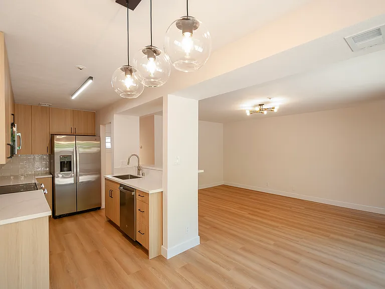 235 Ashley Cir — Photo 6