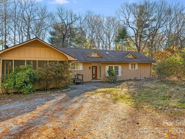 36 Craig Dr, Hendersonville, NC 28739