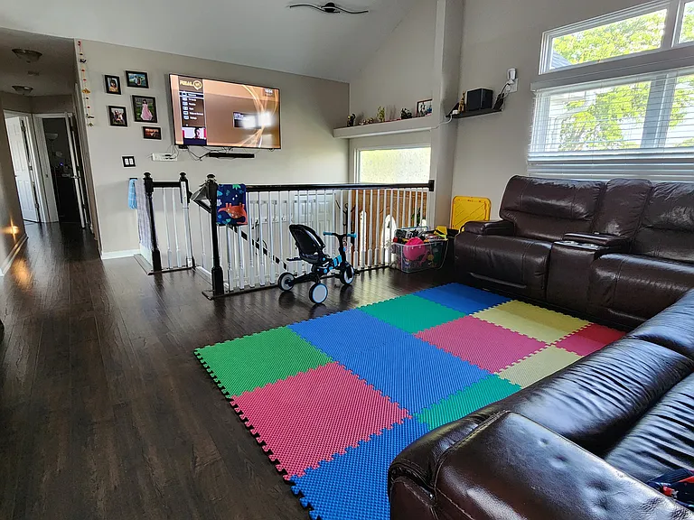 302 Barton Ct — Photo 19