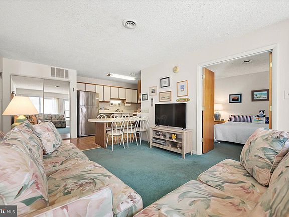 4th image of 12301 Jamaica Ave #B-203