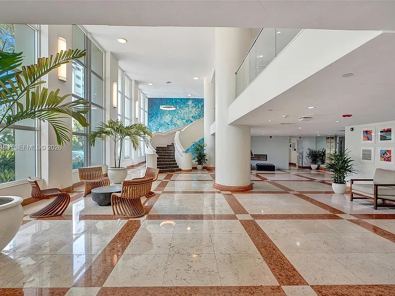 10350 W Bay Harbor Dr #3G — Photo 2