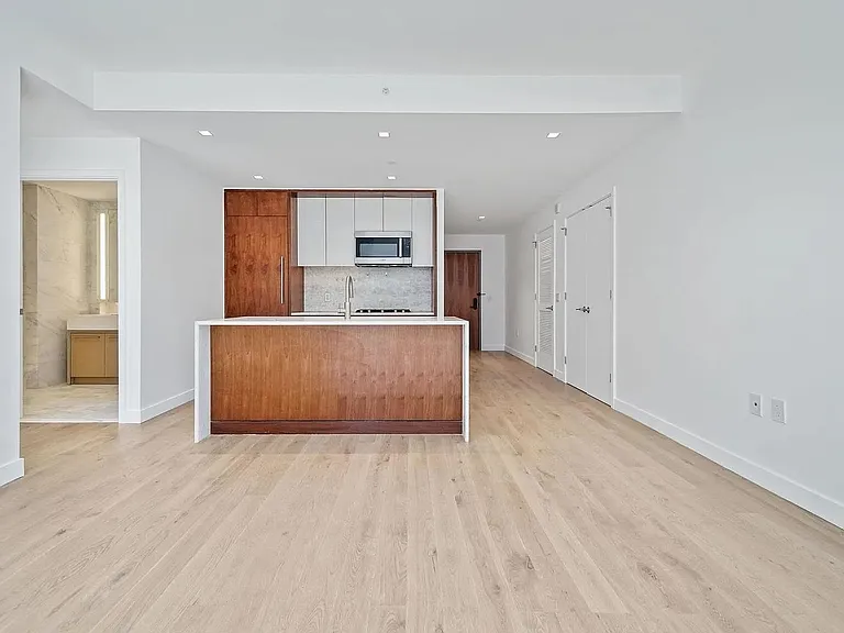 75 Park Ln S #811 — Photo 5