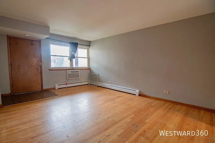5607 W Irving Park / 1 bed - 1 bath / Available ASAP — Photo 2