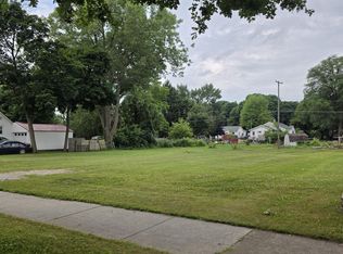 111 Grove Ave, Alma, MI 48801