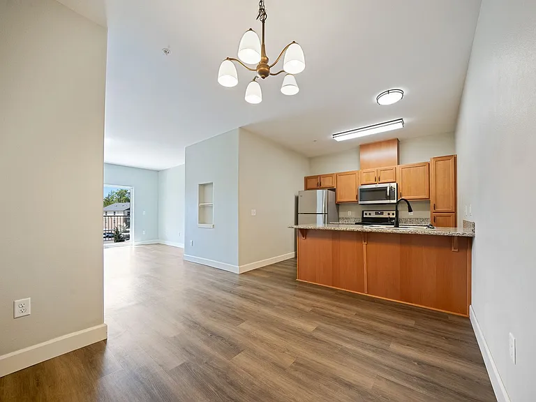 Webster Ridge Apartments — Photo 116