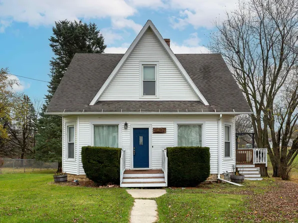 304 Courtland St, Warren, IL 61087