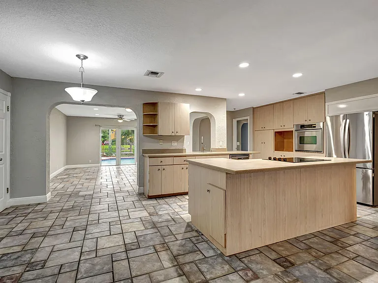 1402 Cormorant Rd — Photo 5