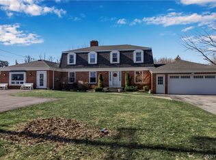 4450 Shimerville Rd, Clarence, NY 14031