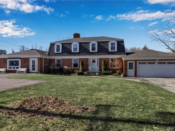 4450 Shimerville Rd, Clarence, NY 14031