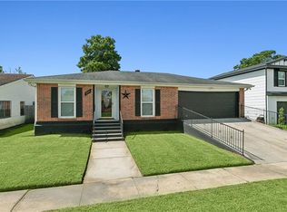 3849 Greenbriar Ln, Harvey, LA 70058