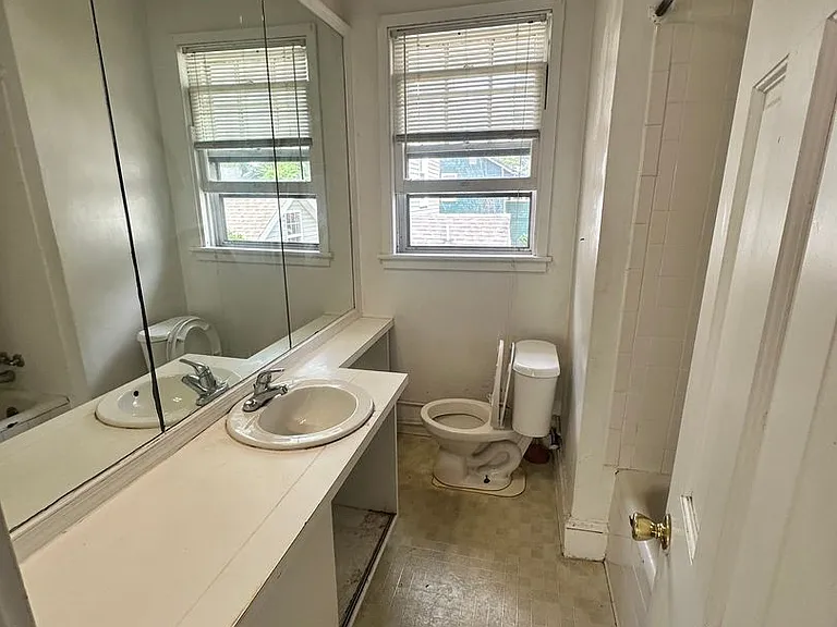 527 Maryland Ave — Photo 11