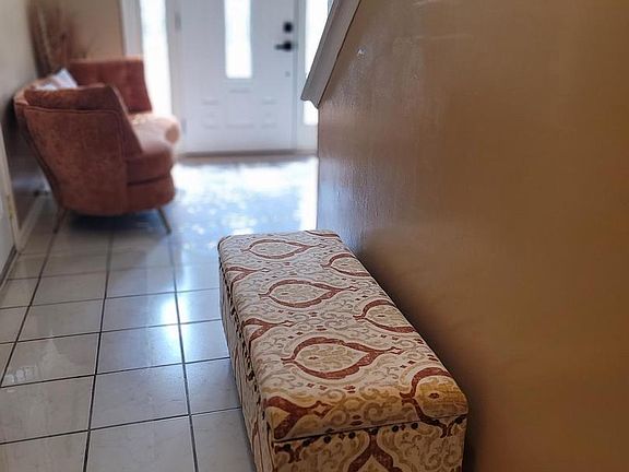 5th image of 5 Carrick Ln