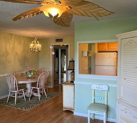 5th image of 3032 Berkshire B