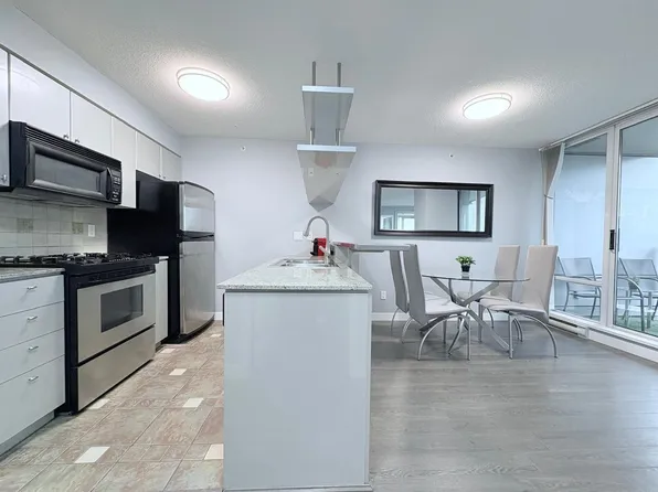 1438 Richards St #2706, Vancouver, BC V6Z 3B8