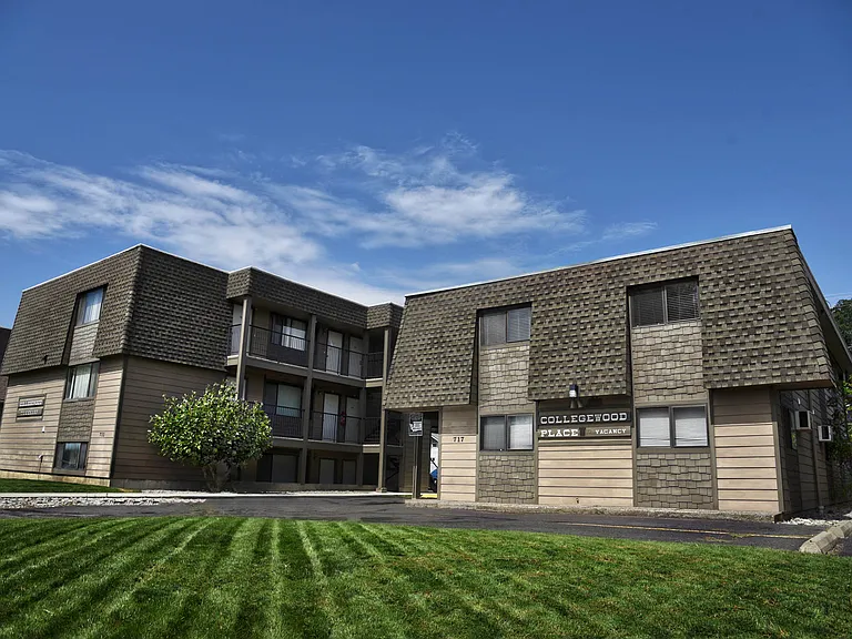 Collegewood Place Apartments — Photo 11