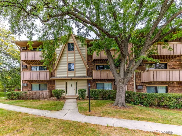 15 Echo Ct APT 8, Vernon Hills, IL 60061