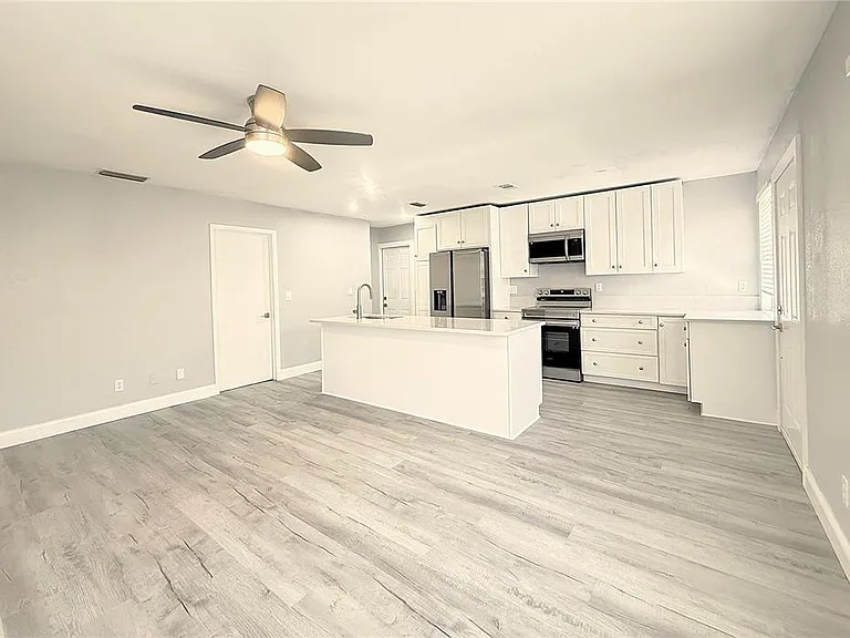 1231 Illinois Ave #1 — Photo 5