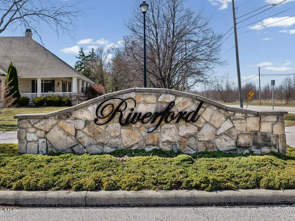 486 Delaware Dr, Perrysburg, OH 43551